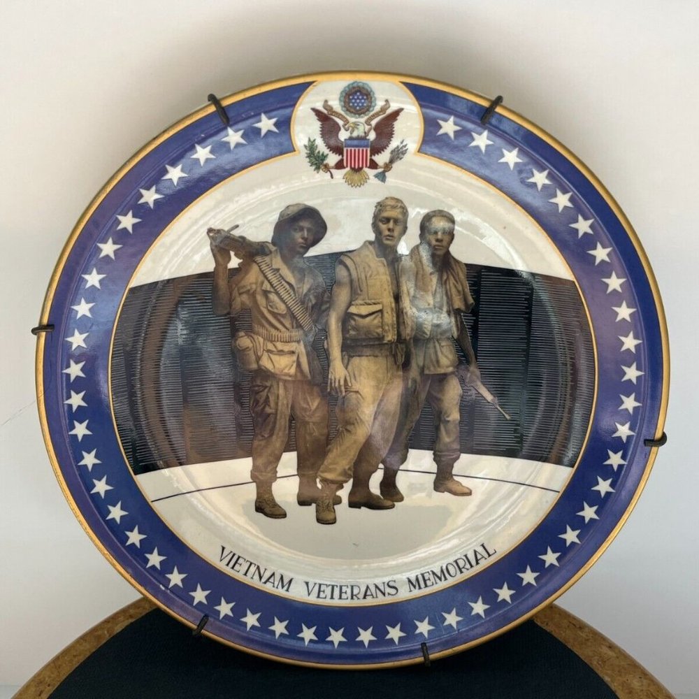 V.V.M.F F.E.HART Vietnam Multi-colour Ceramic Veterans Memorial Collectors Plate